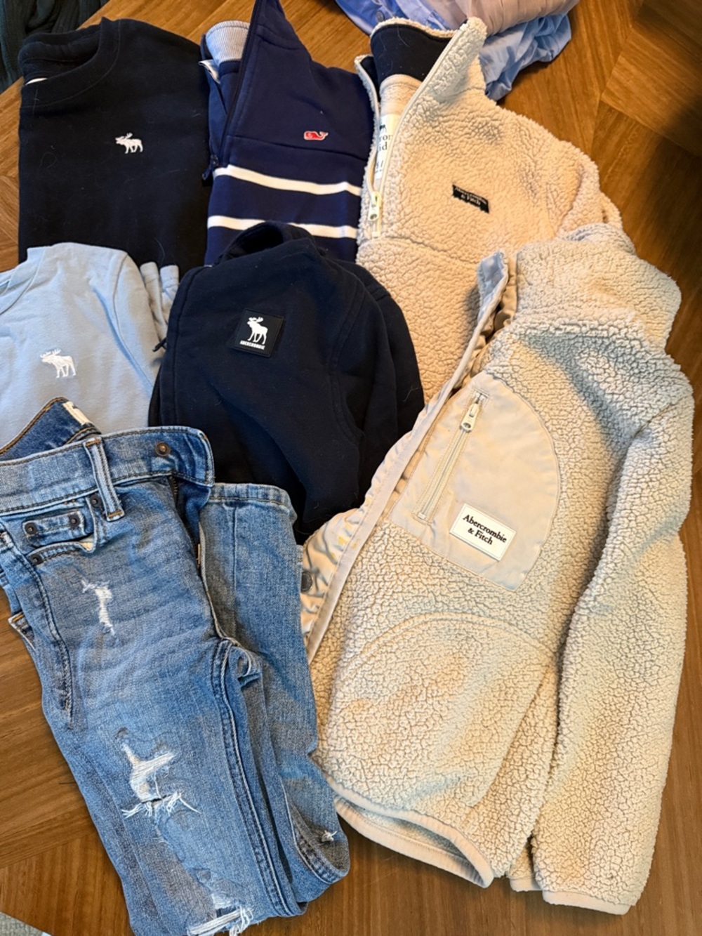 Boys Abercrombie & Vineyard Vines Bundle Size 5/6 – Jeans, Sherpa, Sweatshirts